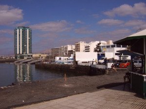 La llegada de turistas a Lanzarote cae un 17% y se disparan todas las alarmas