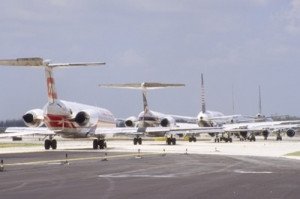 Europa recupera su espacio aéreo mientras varias aerolíneas estudian acciones legales