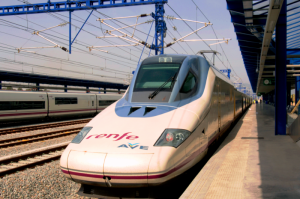 Una avería deja atrapados durante horas a 600 pasajeros de un tren Alvia