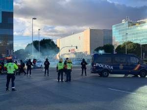 Los taxistas bloquean los accesos a IFEMA y complican la llegada a Fitur