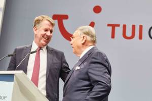 El CEO de TUI compra acciones por 1 M € para mostrar su confianza