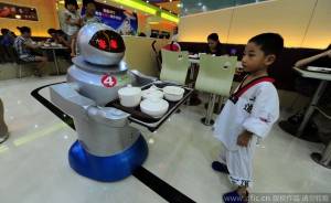 Rentabilidad turística, robots en restaurantes, empleo turístico, Europa...