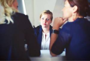 Soft skills y hard skills en turismo: qué son y por qué las necesitas