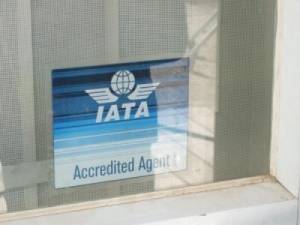 Las agencias intentan frenar lo que consideran imposiciones de IATA