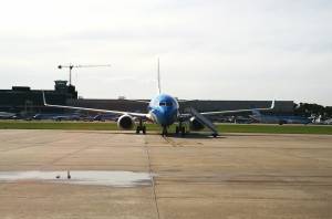 Disputa con pilotos pone en riesgo vuelos de Aerolíneas Argentinas