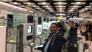 Reino Unido amplía a siete países las e-gates para pasaportes electrónicos