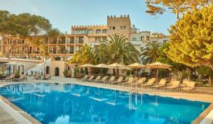Cambio en el Gremi, expansión de Riu, Room Mate, Club Med, la edad importa…