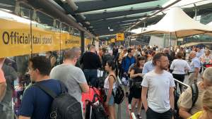 Ámsterdam Schiphol se quedó sin combustible durante seis horas