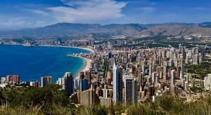 Benidorm hace frente al “verano más incierto de los últimos años”