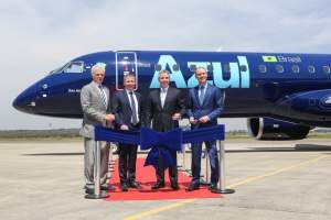 Embraer entrega su primer avión E195-E2 a Azul 