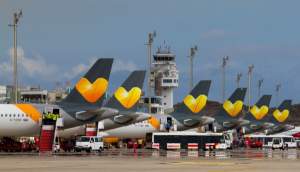 Rivales de Thomas Cook, con planes para sus slots en Gatwick y Manchester