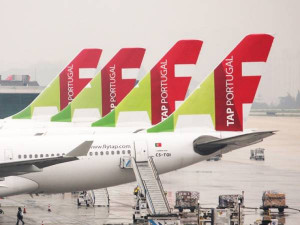 TAP pasa de 3.000 a 5 vuelos semanales y pide auxilio al Estado portugués