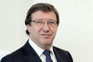 Carlos Abella, nuevo secretario general de la Mesa del Turismo