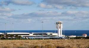 Cuarentena para 13 pasajeros a Lanzarote por un caso de COVID en el vuelo