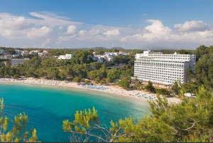 Meliá reabrirá 60 hoteles en España hasta julio