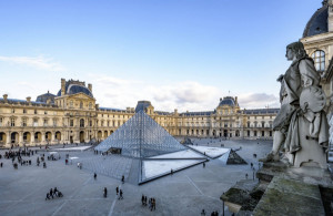 Reabre el Louvre de París con restricciones y público local