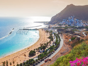 Los turistas nacionales y extranjeros pueden entrar y salir de Tenerife