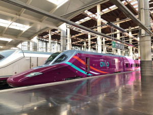 El AVE low cost de Renfe opera su primer viaje de prueba con pasajeros