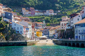 ¿Dónde viajar en junio por España? 12 destinos de viaje para inspirarte