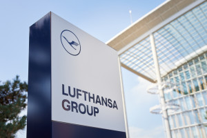 Lufthansa reprocha las cuotas “imposibles” fijadas por la UE para el SAF