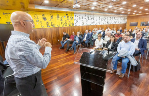 Cómo prepara Canarias la ley para regular el uso turístico de las viviendas