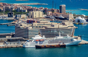 Récord de movimiento de cruceristas en Barcelona: 3,56 M en 2023