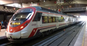 Puente pide perdón y tiempo para las incidencias de Renfe del verano