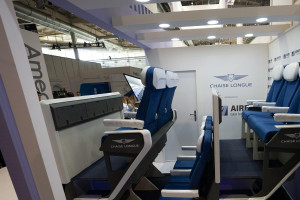 Asientos en doble altura: ¿la solución para estirar la piernas en el avión?