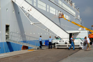 Cruceros: ¿por qué hay pocos trabajadores españoles a bordo?