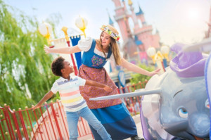 Disneyland París inicia un tour para contratar a 7.000 trabajadores