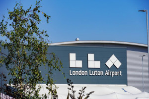 El embargo del 26% del aeropuerto de Luton que posee Aena, sin efecto