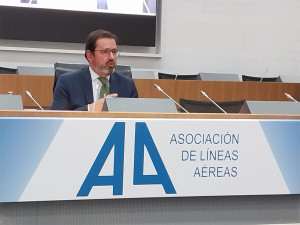 La oferta aérea de Canarias y Andalucía, la que más despega en invierno