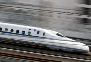 Shinkansen: el tren japonés más bala que nunca que vuela sobre raíles