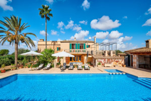 Holidu compra Finca Mallorca para crecer en el alquiler vacacional premium