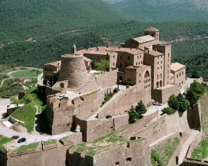El Parador de Cardona reabre tras una reforma de casi 3 M €