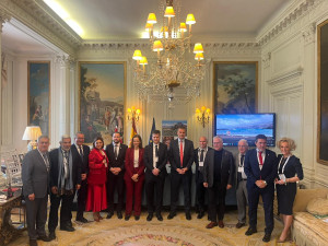 Los municipios turísticos refuerzan lazos con los grandes TTOO británicos