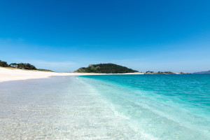 Aguas turquesas y arena blanca: la única playa de España en el top mundial