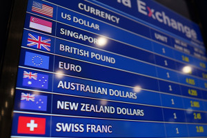 Consejos si viajas fuera de la zona euro: cambio de divisas y pagos