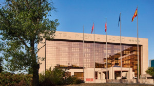 Hotusa tira de talonario en su expansión, exhibiendo músculo financiero