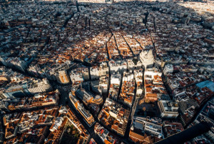 El TSJM avala de nuevo la retirada de 34.700 pisos turísticos sin licencia en Airbnb