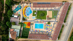 Azora se hace con la totalidad de Med Playa que suma 15 hoteles y 4.000 habitaciones 