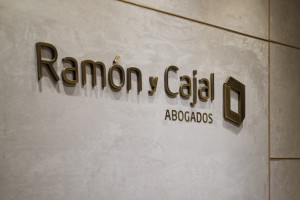 Ramón y Cajal Abogados impulsa una de las demandas hotelera más importantes contra Booking.com
