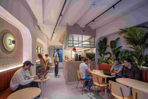 By Salomon diversifica su cartera y abre en Valencia su primer hostal   